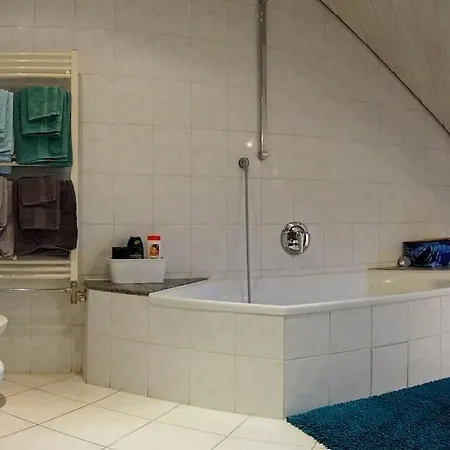 Grosse, Helle Wohnung Fuer Bis Zu 6 Personen Weinheim Exterior photo