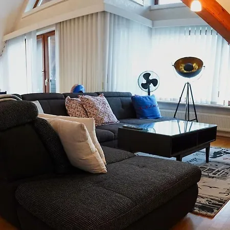 Grosse, Helle Wohnung Fuer Bis Zu 6 Personen Weinheim Exterior photo